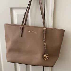 SPRING SALE: Large authentic Michael Kors purse
